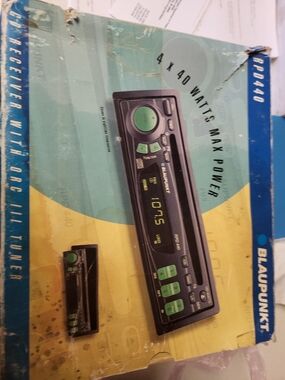 Blaupunkt Car Stereo Receiver in Black with Green Buttons